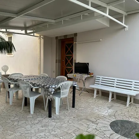 Ada * Avola